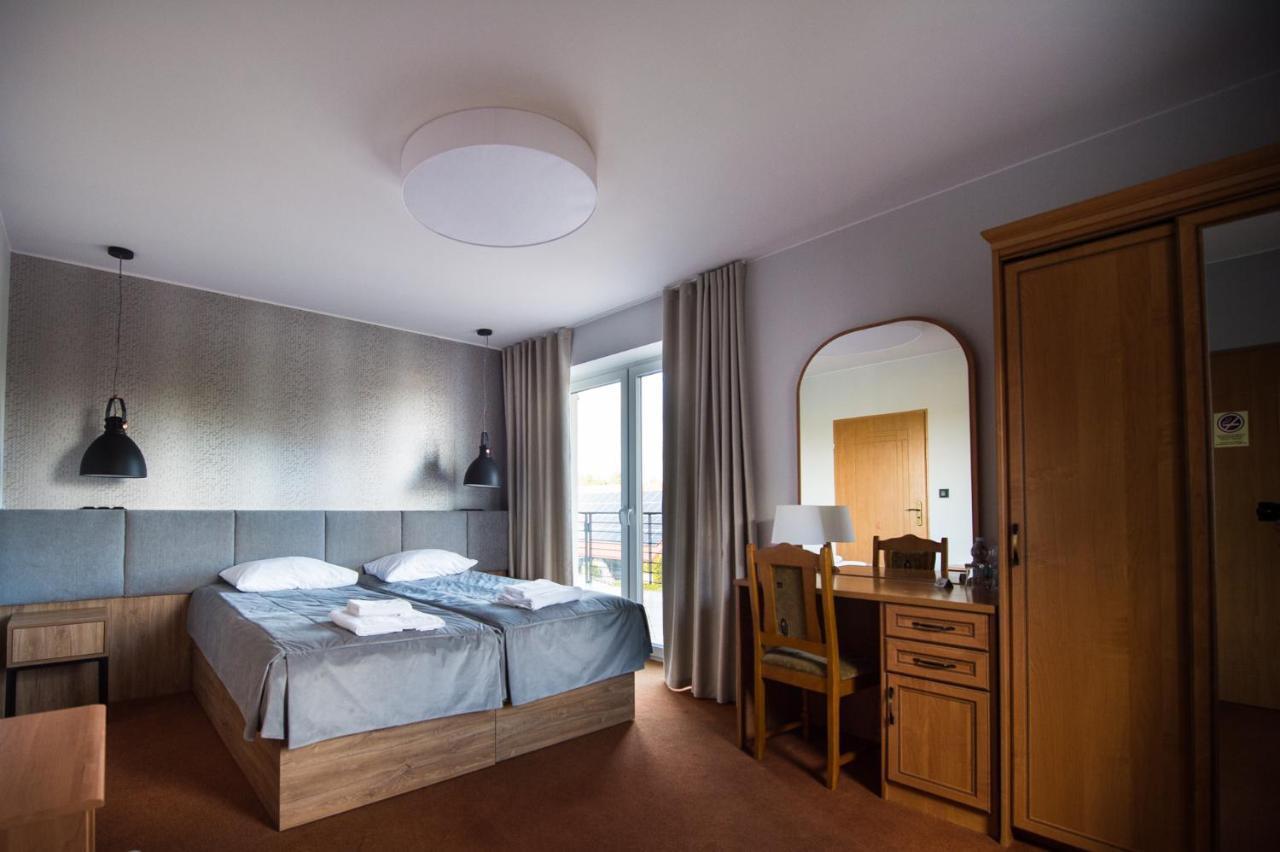 Hotel Ros Pisz Ngoại thất bức ảnh