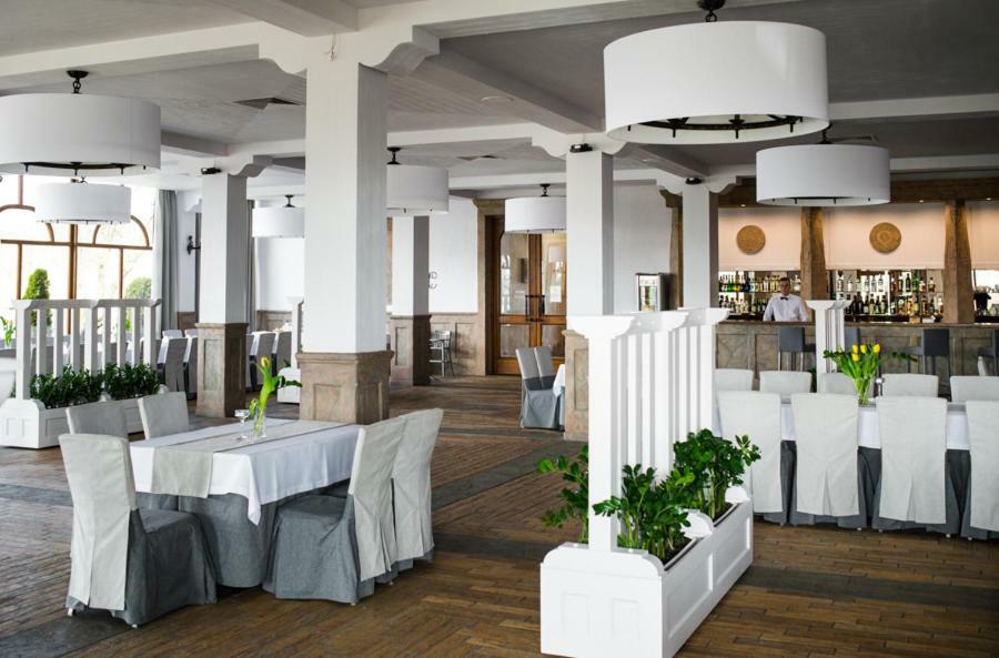 Hotel Ros Pisz Ngoại thất bức ảnh