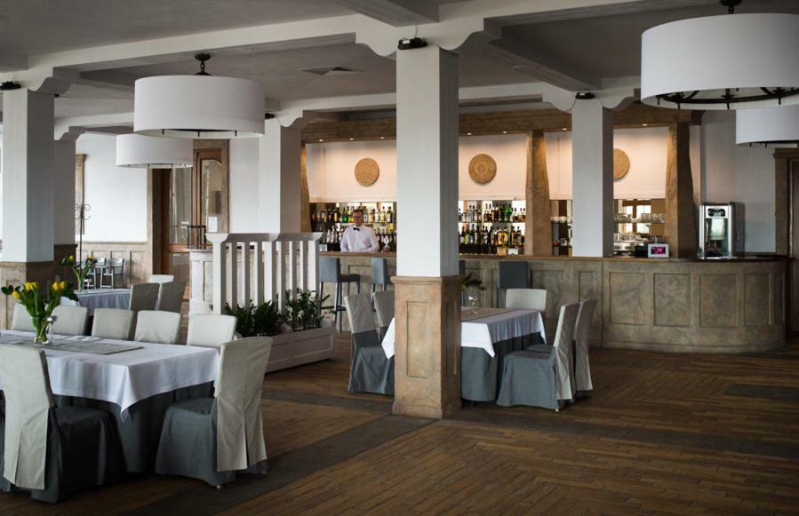 Hotel Ros Pisz Ngoại thất bức ảnh