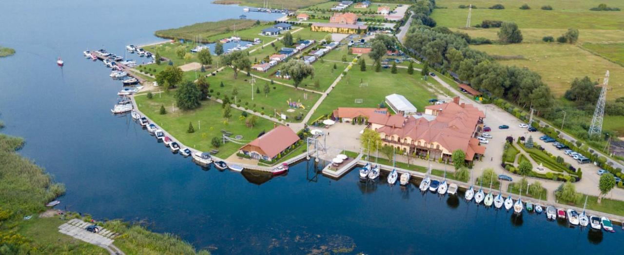 Hotel Ros Pisz Ngoại thất bức ảnh