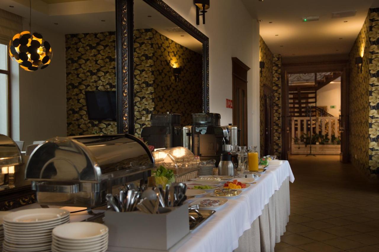 Hotel Ros Pisz Ngoại thất bức ảnh